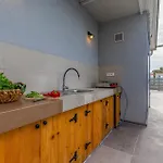 2 Bedroom Beautiful In Сasa de vacaciones Peroj