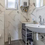 2 Bedroom Beautiful In Сasa de vacaciones
