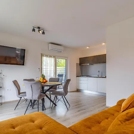 別荘 2 Bedroom Beautiful In ペロイ