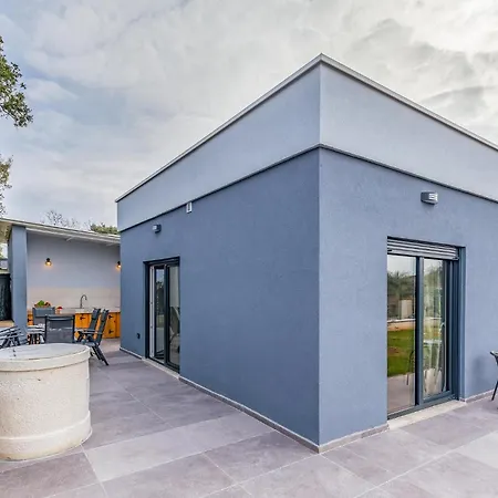 2 Bedroom Beautiful In