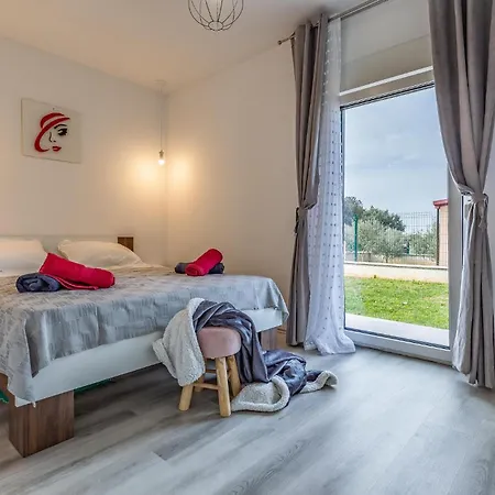 2 Bedroom Beautiful In Сasa de vacaciones