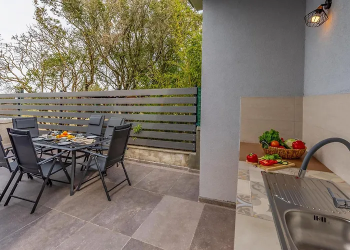 2 Bedroom Beautiful In 페로이